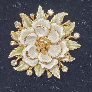 Vtg 50s Signed Vendome Gold-Tone Enamel Articulating 3D Flower Brooch Pin White